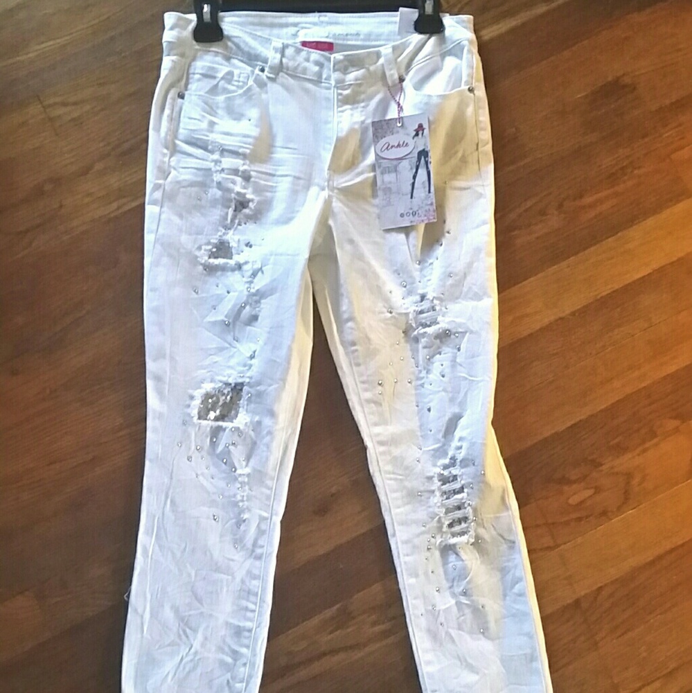 Almost Famous White Ankle Jeans
